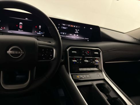 Used 2025 Nissan Armada SV image 19