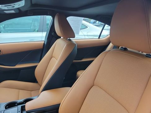 Used 2025 Lexus IS 350 F Sport RWD image 10