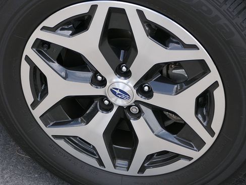 Used 2024 Subaru Forester Premium AWD/4WD image 11