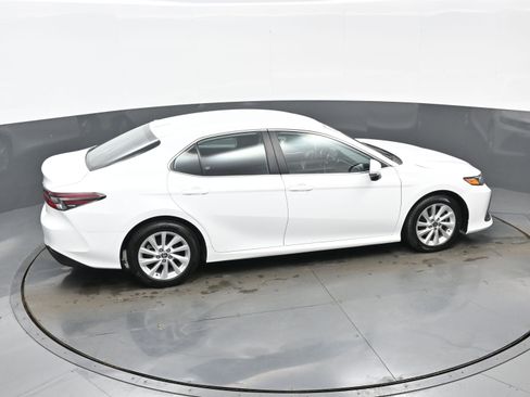 Used 2024 Toyota Camry LE image 40