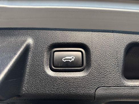 Used 2023 Hyundai Santa Fe SEL w/ Premium Package image 13