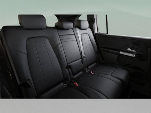 Used 2026 Mercedes-Benz GLB 250 image 43