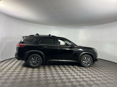 Used 2024 Nissan Pathfinder SV AWD/4WD image 4