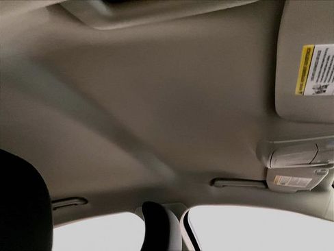 Used 2019 Ford Fusion SE FWD image 21