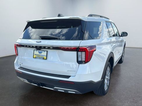 Used 2025 Ford Explorer Active w/ Active Comfort Package AWD/4WD image 5