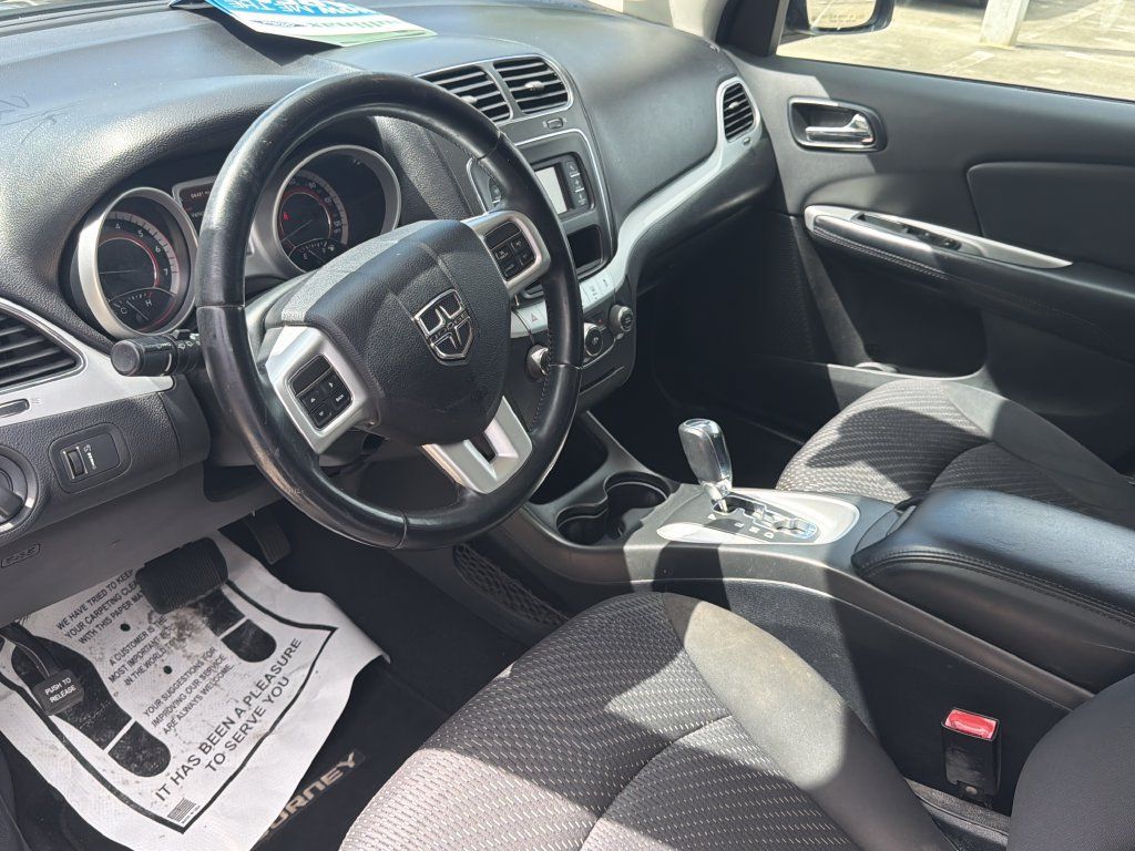 Used 2017 Dodge Journey SE w/ Flexible Seating Group FWD image 6