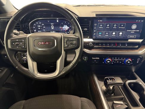 Used 2022 GMC Sierra 1500 Elevation w/ Preferred Package AWD/4WD image 11