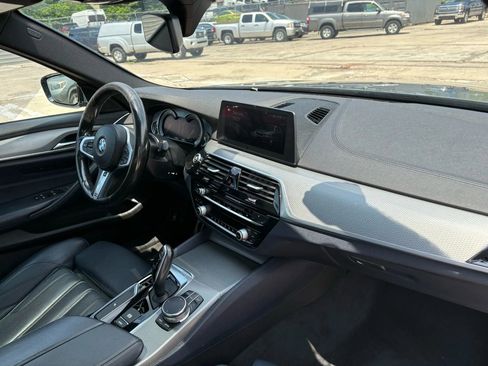 Used 2017 BMW 530i xDrive image 19