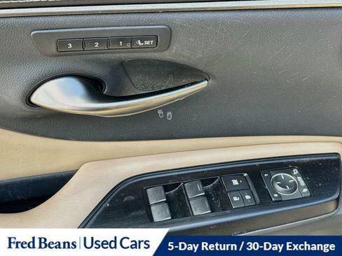 Used 2020 Lexus ES 300h w/ Premium Package FWD image 22