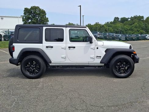 Used 2022 Jeep Wrangler Unlimited Sport AWD/4WD image 10