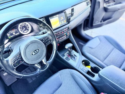 Used 2017 Kia Niro FWD image 11
