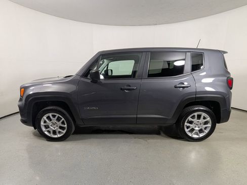 Used 2023 Jeep Renegade Latitude image 4