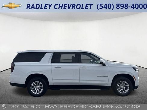 Certified 2025 Chevrolet Suburban LT AWD/4WD image 21