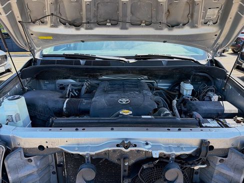 Used 2016 Toyota Sequoia SR5 AWD/4WD image 32