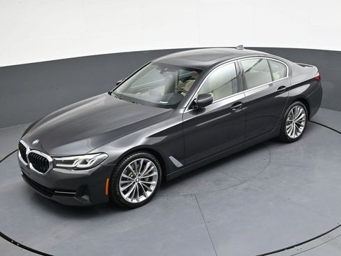 Used 2021 BMW 530i w/ Premium Package image 23