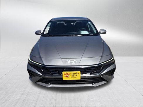 Used 2024 Hyundai Elantra Limited FWD image 2