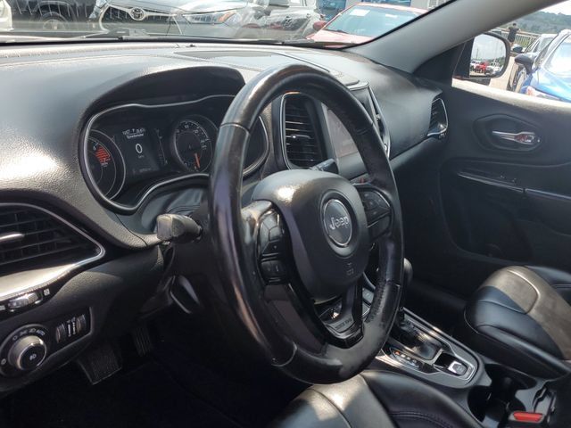 Used 2021 Jeep Cherokee Latitude Plus AWD/4WD image 19