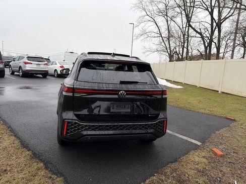 New 2026 Volkswagen Tiguan SE R-Line image 5