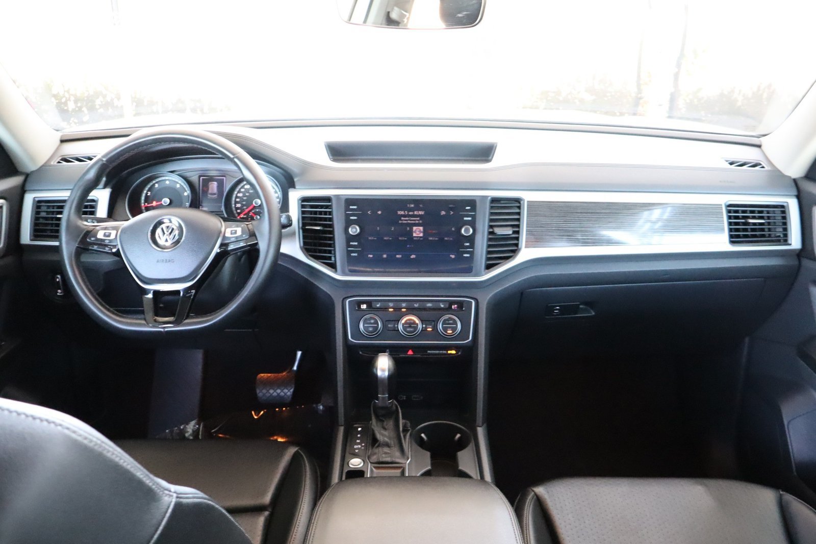 Used 2019 Volkswagen Atlas SE w/ Panoramic Sunroof Package FWD image 27