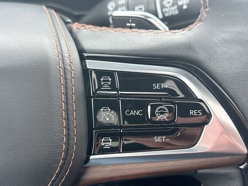 Used 2025 Jeep Grand Cherokee Summit image 37