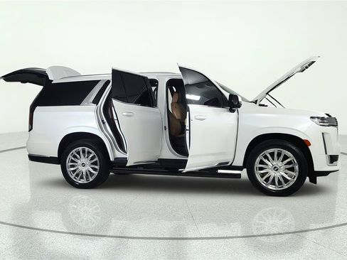 Used 2022 Cadillac Escalade Premium Luxury w/ Performance Package AWD/4WD image 8