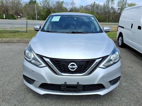 Used 2017 Nissan Sentra SV image 2