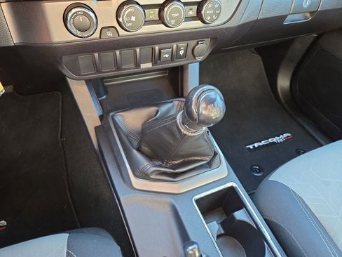 Used 2020 Toyota Tacoma TRD Sport image 22