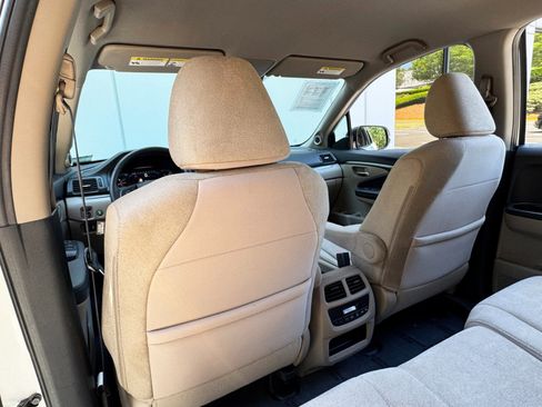 Used 2021 Honda Pilot EX image 32