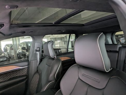New 2025 Jeep Grand Cherokee Summit image 22