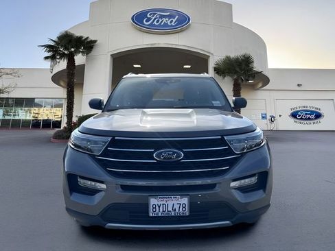 Certified 2021 Ford Explorer XLT w/ Equipment Group 202A AWD/4WD image 3