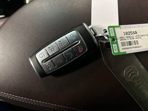 Used 2023 Genesis GV70 2.5T w/ Advanced Package image 21