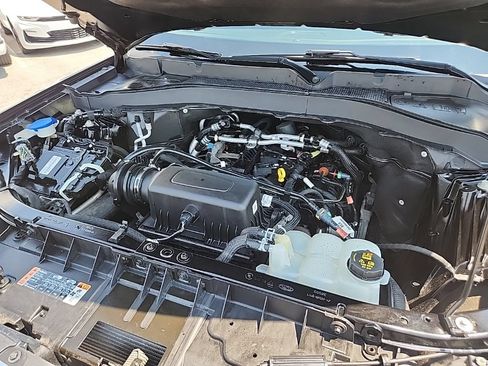 Used 2022 Ford Explorer XLT AWD/4WD image 13