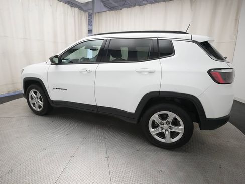 Used 2024 Jeep Compass Latitude AWD/4WD image 32