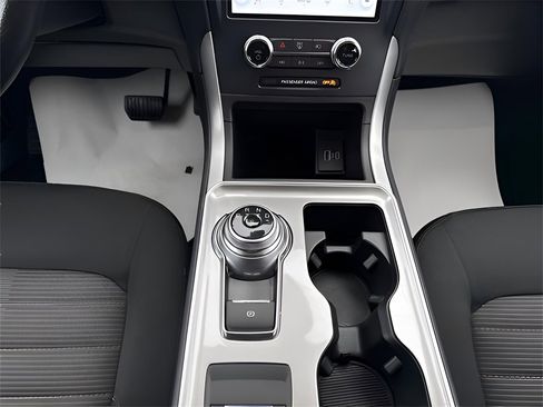 Used 2024 Ford Edge SEL image 17