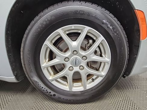 Used 2023 Chrysler Pacifica Touring-L image 45