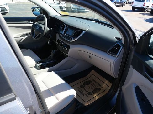 Used 2017 Hyundai Tucson SE image 28