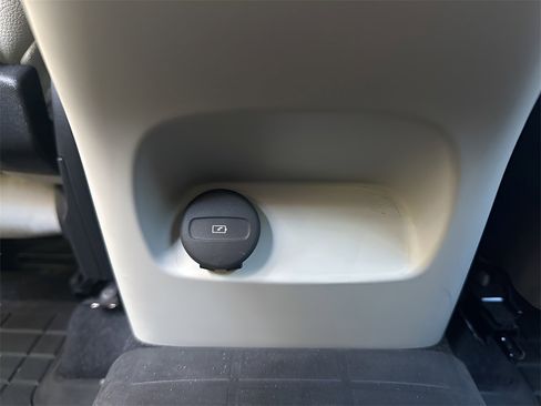 Used 2020 Volvo XC40 T4 Inscription image 57