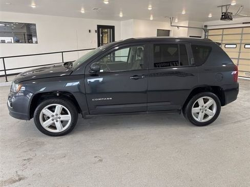 Used 2014 Jeep Compass Latitude FWD image 15