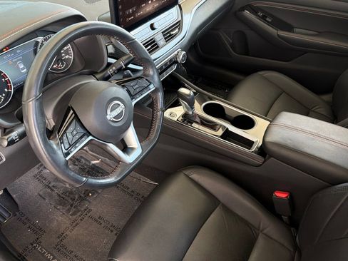 Used 2023 Nissan Altima 2.5 SR w/ SR Premium Package FWD image 10