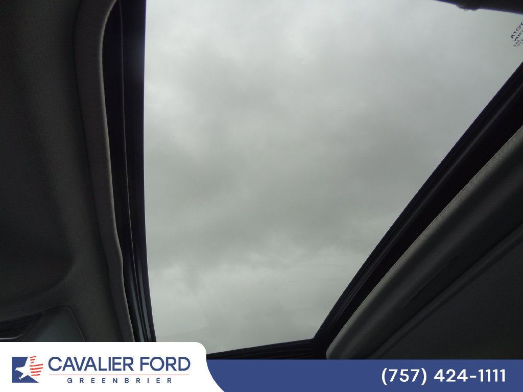 Used 2019 Toyota RAV4 XLE Premium FWD image 14