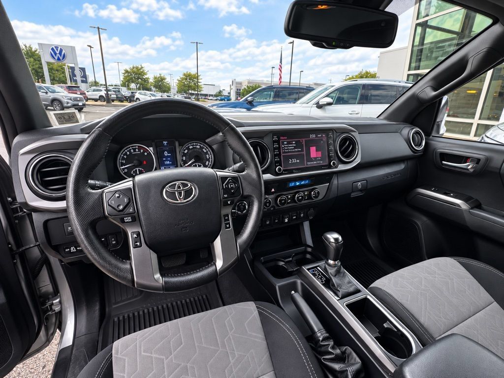 Used 2021 Toyota Tacoma TRD Sport w/ Technology Package AWD/4WD image 13