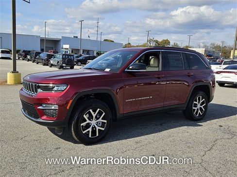 New 2025 Jeep Grand Cherokee Limited w/ Luxury Tech Group II image 3