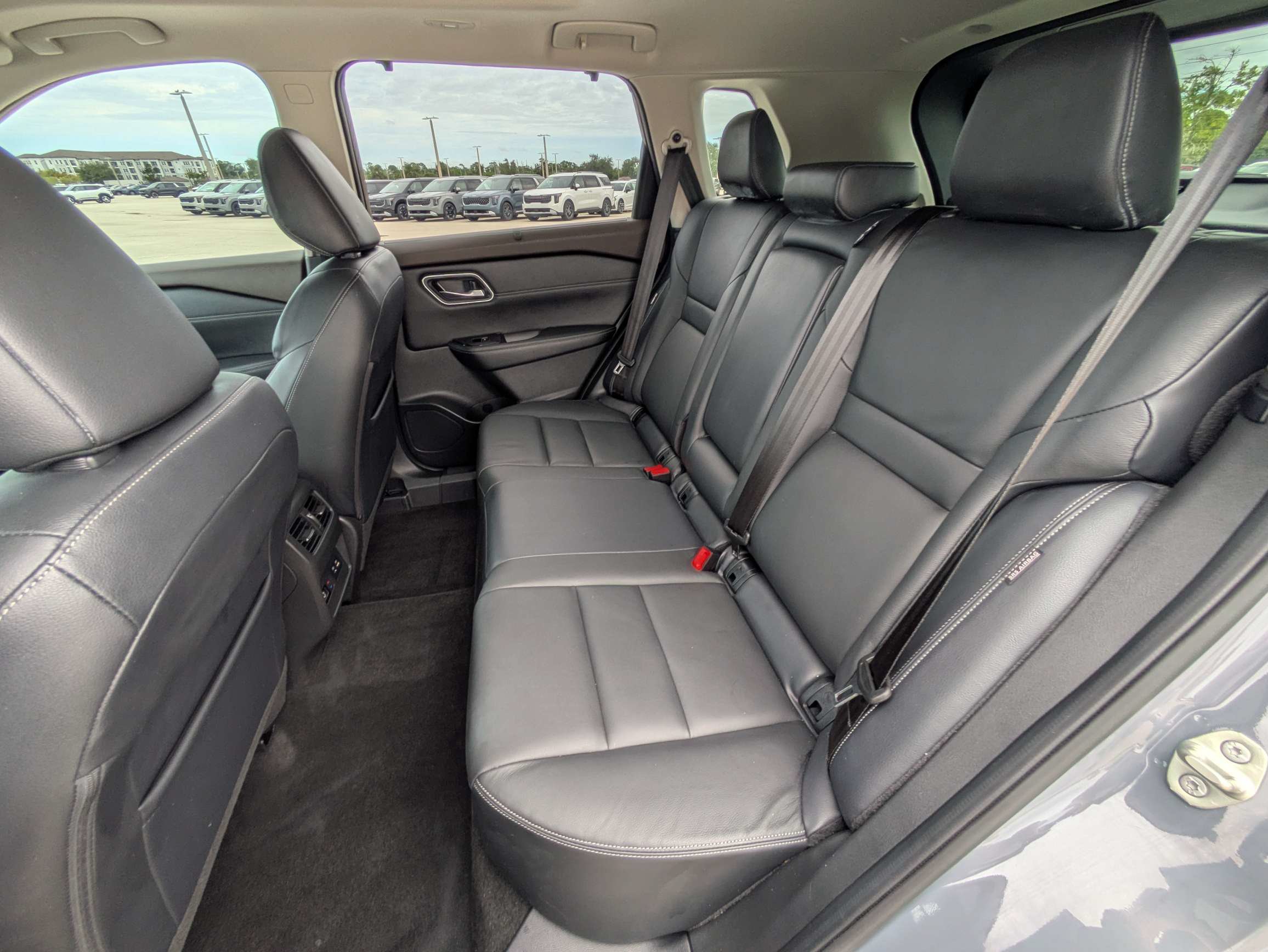 Used 2021 Nissan Rogue SL w/ Premium Package FWD image 14