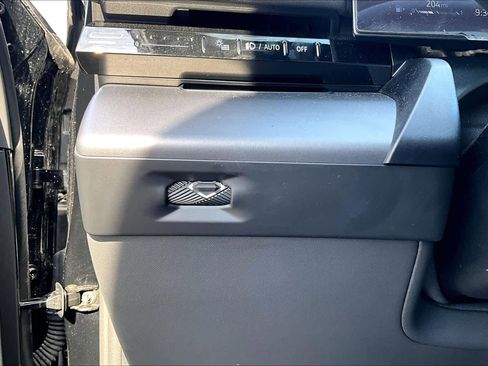 Used 2025 BMW 530i image 33