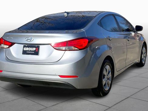 Used 2016 Hyundai Elantra SE image 13