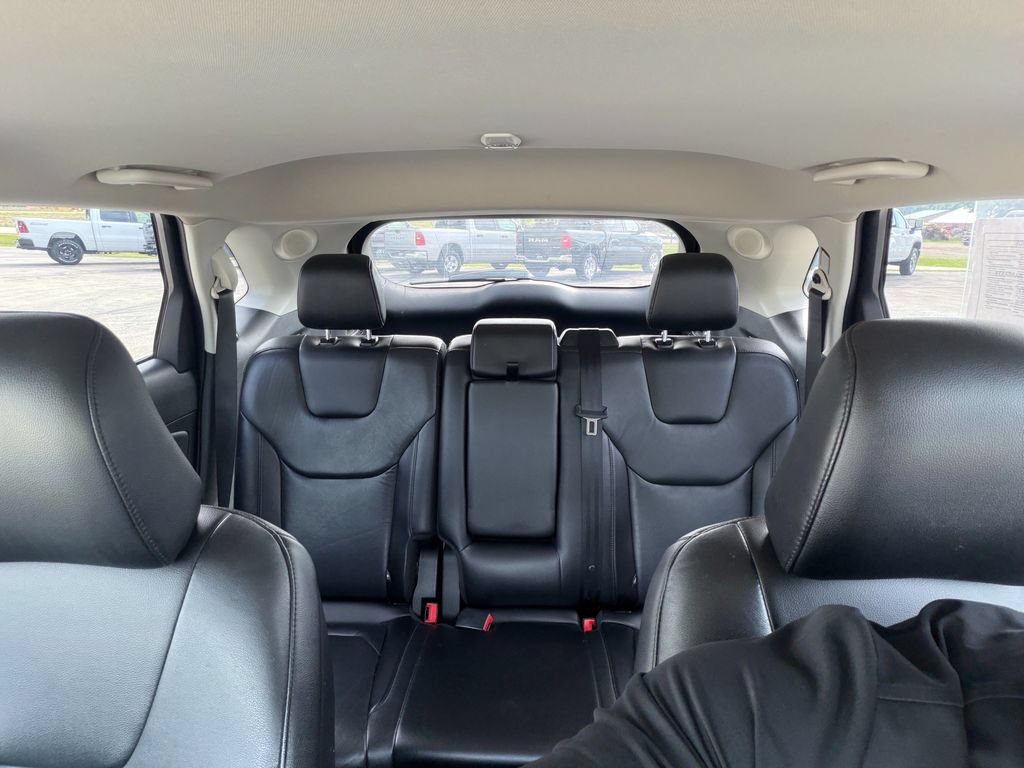 Used 2022 Ford Edge Titanium AWD/4WD image 22