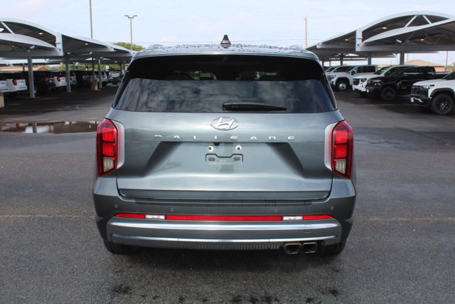 Used 2024 Hyundai Palisade Calligraphy FWD image 4