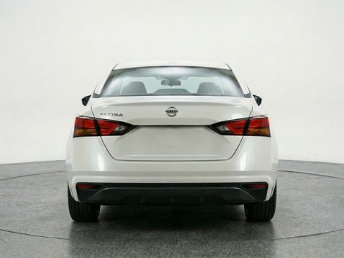 Used 2025 Nissan Altima 2.5 SV image 7