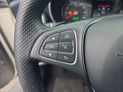 Used 2018 Mercedes-Benz C 300 4MATIC Sedan image 22