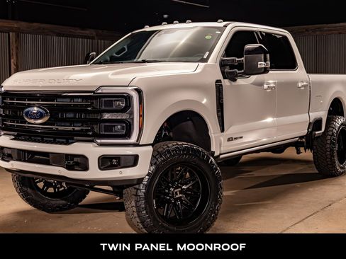 Used 2025 Ford F350 Platinum image 5